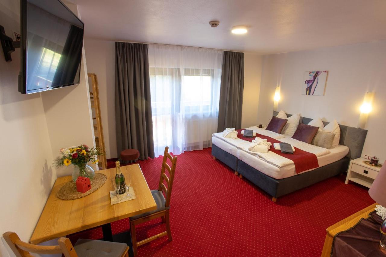Wellness & Restaurant U Fandy Hotel Lhotka Kültér fotó