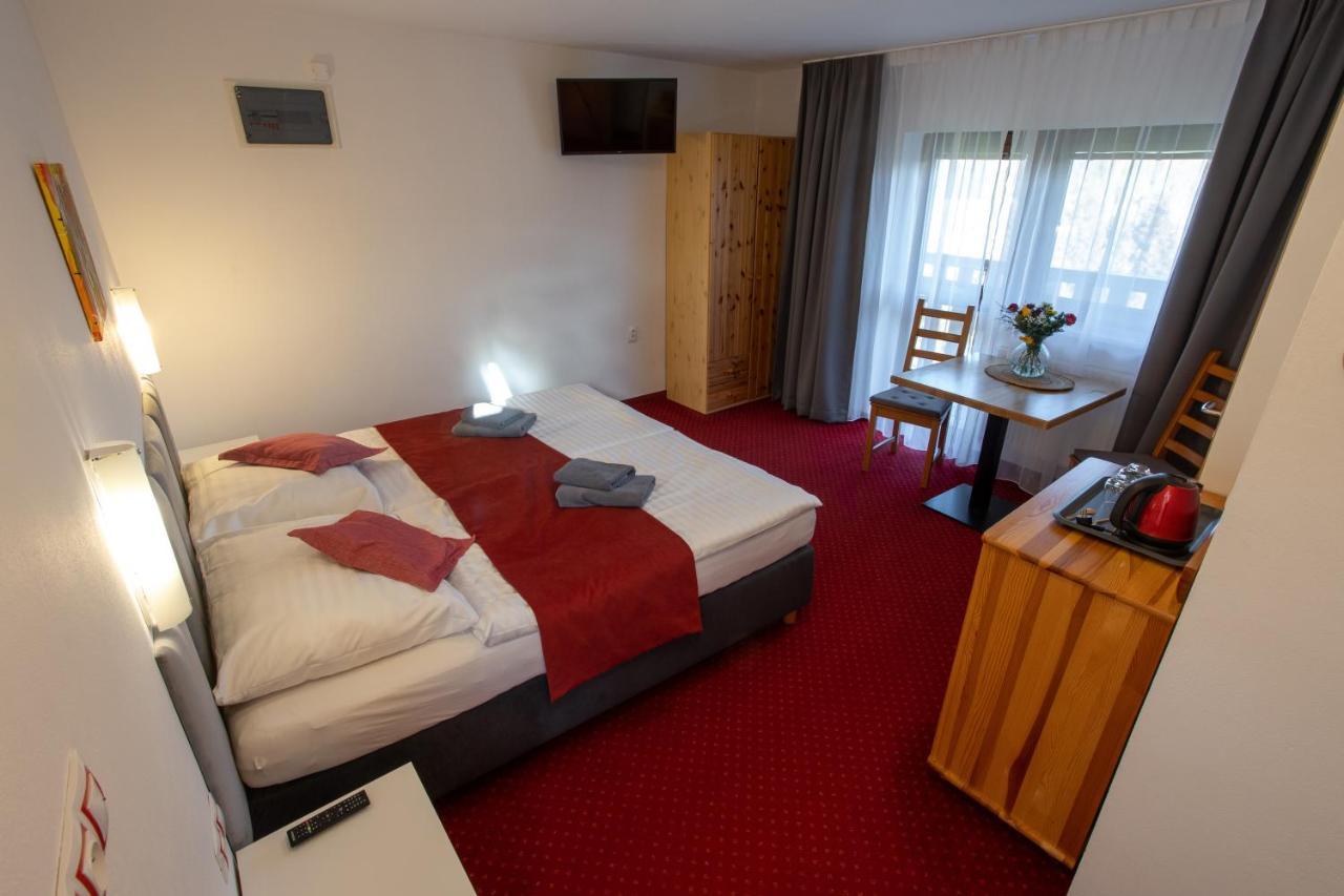 Wellness & Restaurant U Fandy Hotel Lhotka Kültér fotó