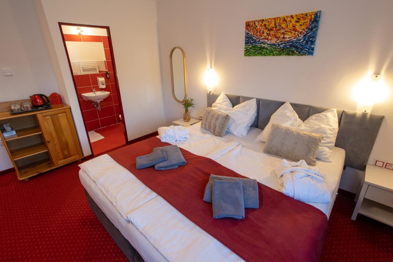 Wellness & Restaurant U Fandy Hotel Lhotka Kültér fotó