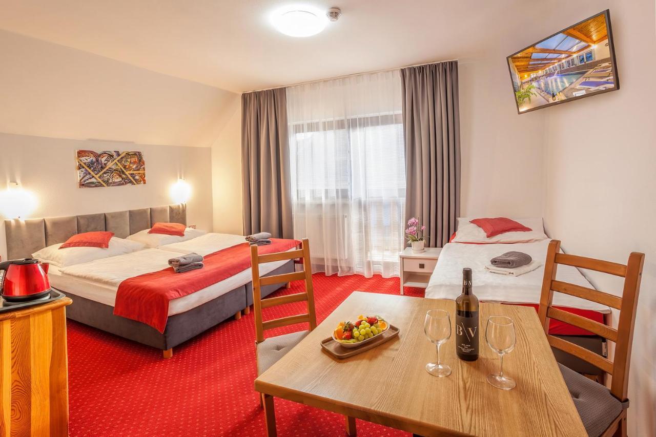 Wellness & Restaurant U Fandy Hotel Lhotka Kültér fotó